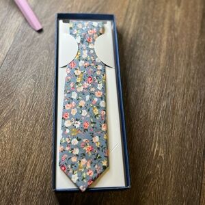 Floral Patterned Tie